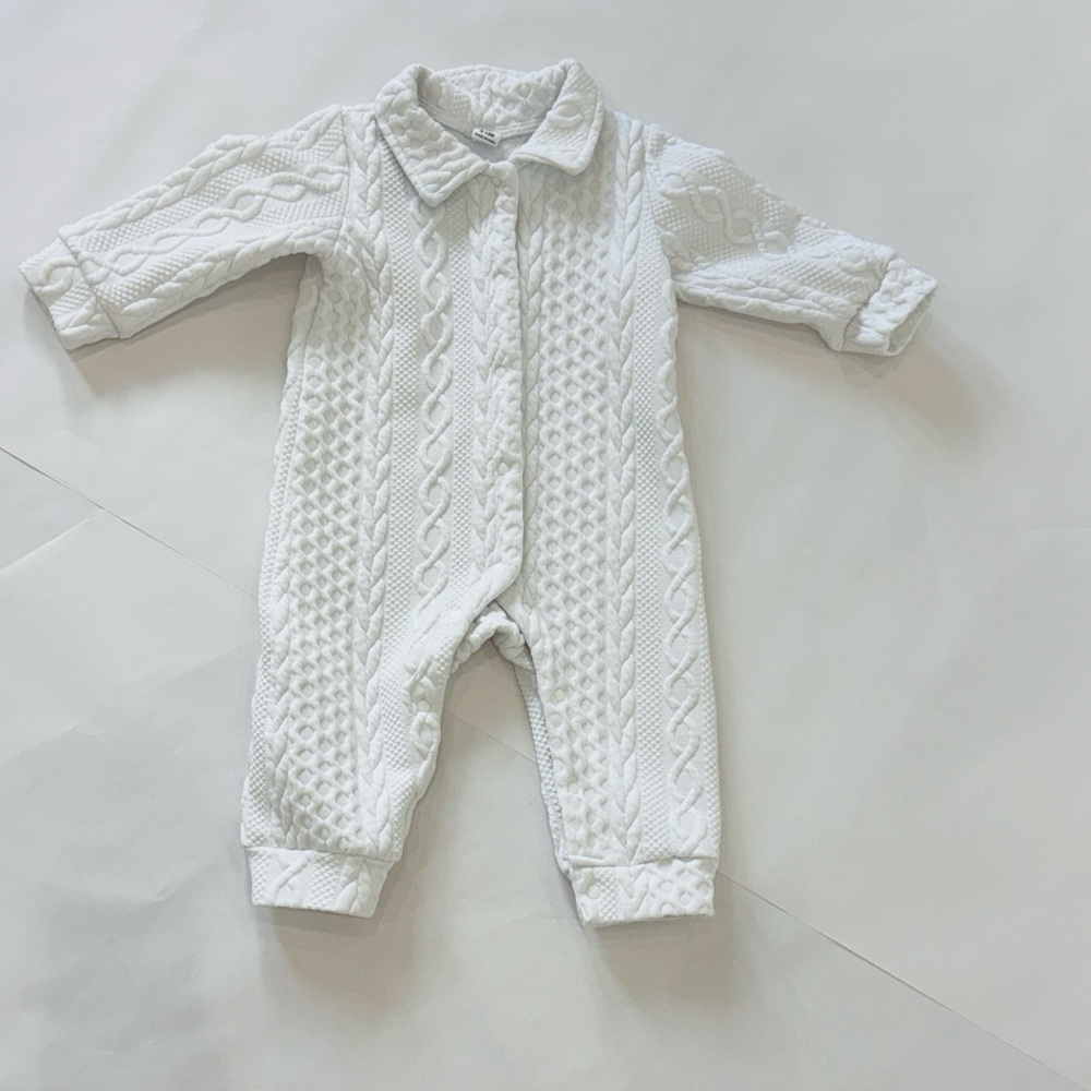 SHEIN White Cable Knit Baby Footie